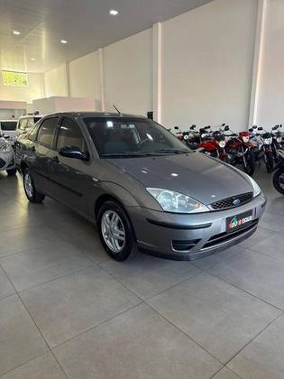 FORD FOCUS 1.6 GL 8V FLEX 4P MANUAL FORD FOCUS 1.6 GL 8V FLEX 4P MANUAL